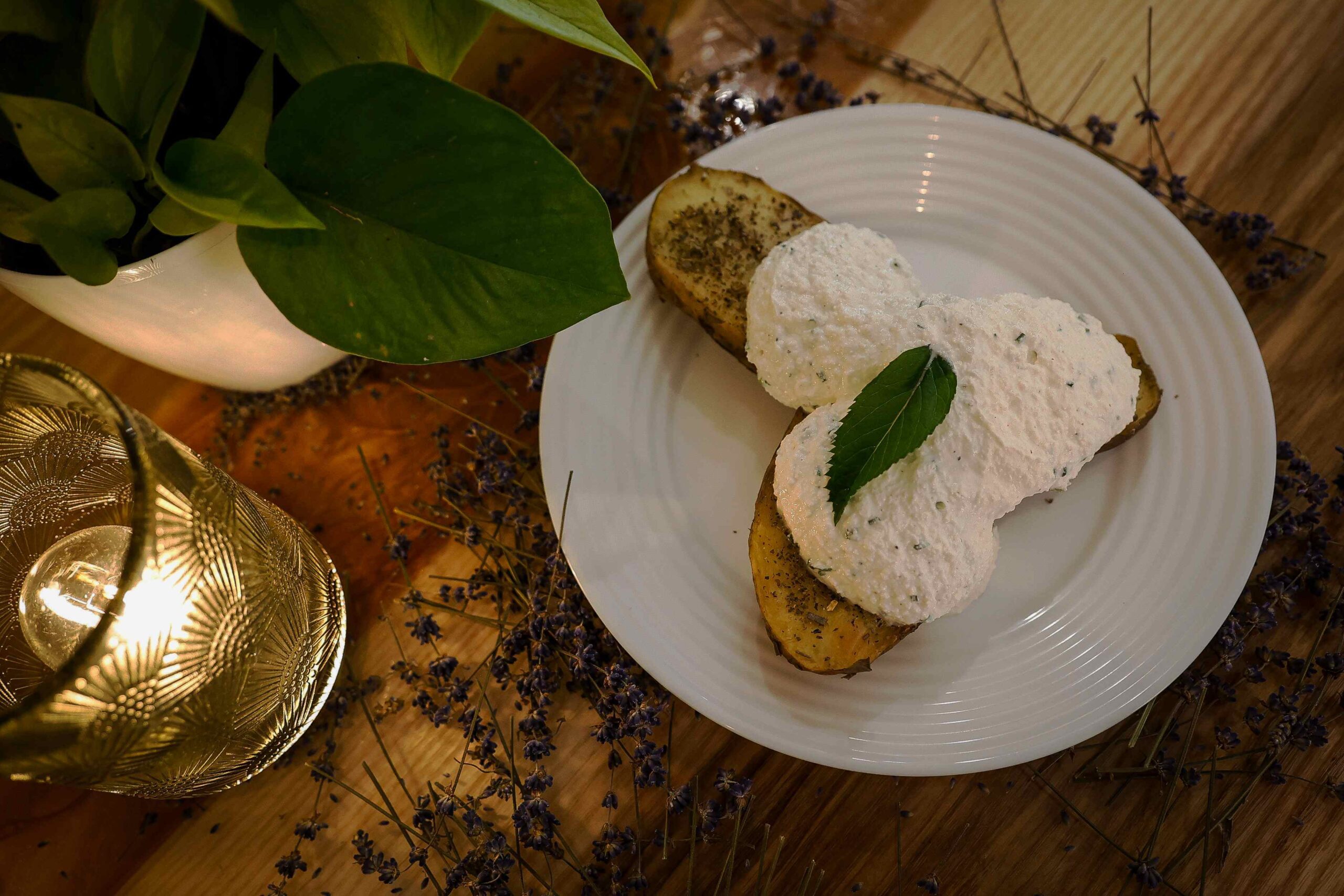 Tradycyjne pyry z gzikiem z restauracji Osiedlowa w Koninie – danie kuchni wielkopolskiej